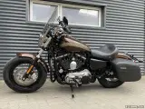 Harley-Davidson XL1200 Custom - 4