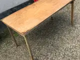 Ældre tapetbord