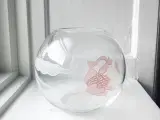 Kugle af glas m lyserød blomst