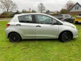 Toyota Yaris 1,0 VVT-i T2 - 2