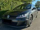 VW Golf VII 2,0 GTi Special Edition DSG - 2