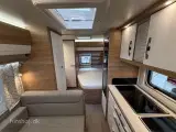 2023 - Hobby De Luxe 540 KMFe   Dejlig køjevogn med 2 køjer og dobbeltseng fra Hinshøj Caravan A/S - 5