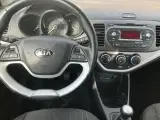 Kia Picanto  1,0 - 5