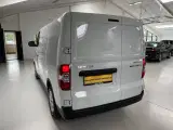 Maxus e-Deliver 3 50 Cargo Van SWB - 5