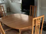 Spisebord + 6 stole