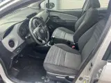 Toyota Yaris 1,0 VVT-i T2 - 5
