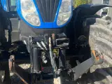 New Holland T7.270 AutoCommand med frontlift - 4