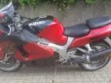 Suzuki GSX 1300 R Hayabusa - 2