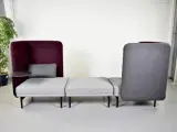 Softrend frankie lydabsorberende sofa i grå og bordeuax