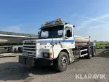 Lastbil Scania 113H med virehejs