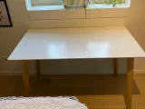 Spisebord / skrivebord