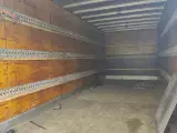 Lastbil lukket kasse med lift - 2