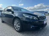 Peugeot 308 1,5 BlueHDi 130 Allure+ Sky SW - 3