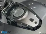 Suzuki VZ 800 Intruder - 4