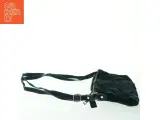 Sort skuldertaske med lommer fra Nunoo (str. 25x15 cm) - 2