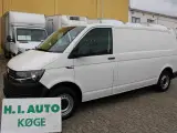 VW Transporter 2,0 TDi 84 Kassevogn lang