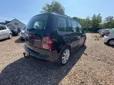 VW Touran 2,0 TDi 140 Highline 7prs - 3