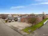 Flot velholdt kontor/lagerlejemål med høj reklameværdi - 4