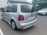 VW Touran 2,0 TDi 140 Highline DSG - 5