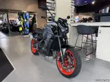 Yamaha MT-09 - 2