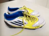 Adidas fodboldstøvler