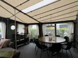 Fast ligger dethleffs campingvogn på Jambo - 4