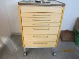 Vintage tandlægemøbel