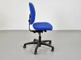 Savo kontorstol med blåt polster og sort stel - 4