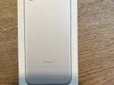 iPhone7 komplet med tilbehør/original box. - 3