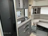 2024 - Hobby De Luxe 495 UL   Hobby 495 UL med enkelsenge fra Hinshøj Caravan A/S. - 2