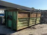 Container med låg  - 3
