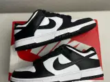 Nike dunk low panda