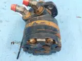 MacDon D60 Motor Hydraulic 143088 - 3