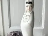 Hvidklædt kvinde, porcelænsfigur - 2