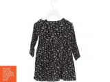 Kjole med mønster fra Petit by Sofie Schnoor (str. 98) - 2