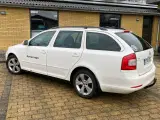 Skoda Octavia 1,6 TDi 105 Elegance - 2