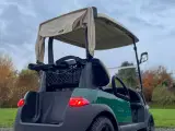 Golfbil med udstyr - 3