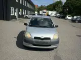 Toyota Yaris 1,0 Luna - 2