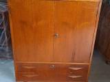 Teak træ skab