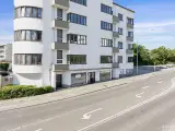 Erhvervsejerlejlighed med stor synlighed - 2