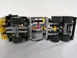 LEGO Technic lastbil med kran - 5