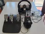  Logitech G27 Racing Wheel (PC/PS3)