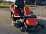 Husqvarna  R 214T AWD med 103 cm klippebredde - 2