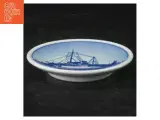 Blåt keramikfad med skibsmotiv fra Royal Copenhagen (str. Ø. 8,5 cm) - 2