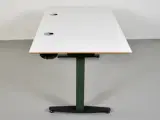 Hæve-/sænkebord fra duba b8 med hvid plade og grønt stel - 4