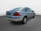 Ford Mondeo 1,8 125 Ambiente - 3