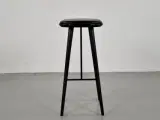 Spine barstol fra fredericia furniture med sort lædersæde - 4