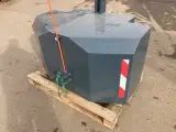 - - - 1200 KG
