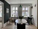 Roomie søges til et skønt, lyst værelse i København K