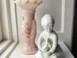 Porcelænsfigur fra GDR, pige med dukke, NB - 2
